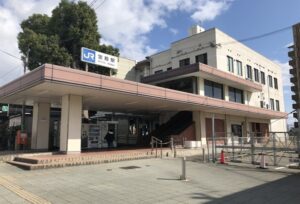 JR山陽本線「宝殿」駅（徒歩7分、約560ｍ）