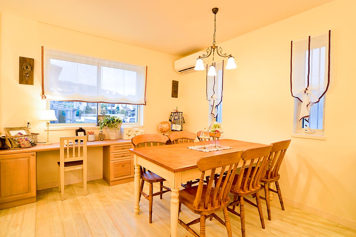 木質系住宅 勝原展示場 内観写真:リビングダイニングキッチン01
